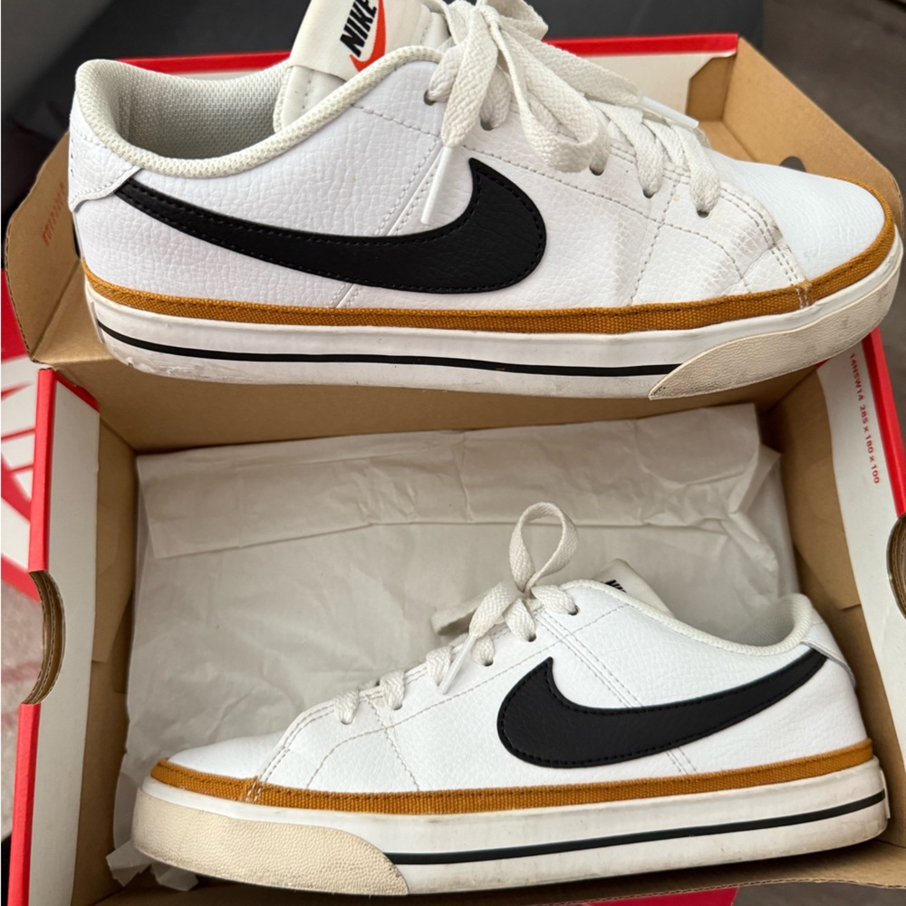 Nike court legacy
